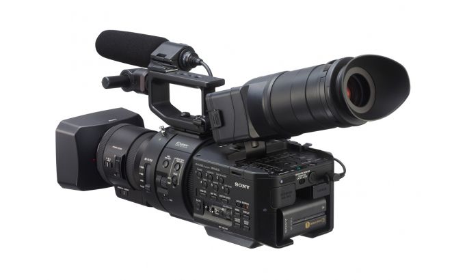 kwaad Aardrijkskunde Ga terug Midwest Photo Sony NEX-FS700 RH 4K Super35 Camcorder with 18-200mm Power  Zoom Lens